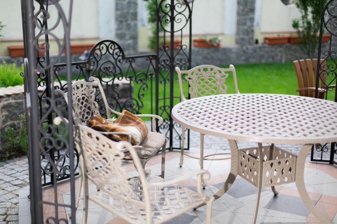 Villa Oselya Kijów Zewnętrze zdjęcie